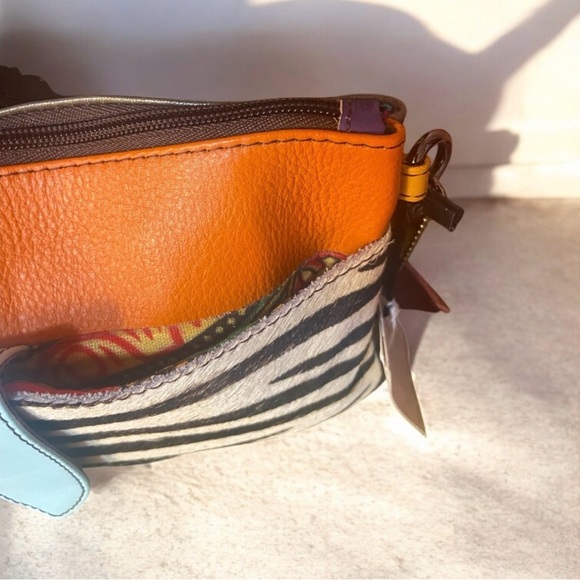 Soruka handcrafted recycled leather crossbody bag - Picture 10 of 10